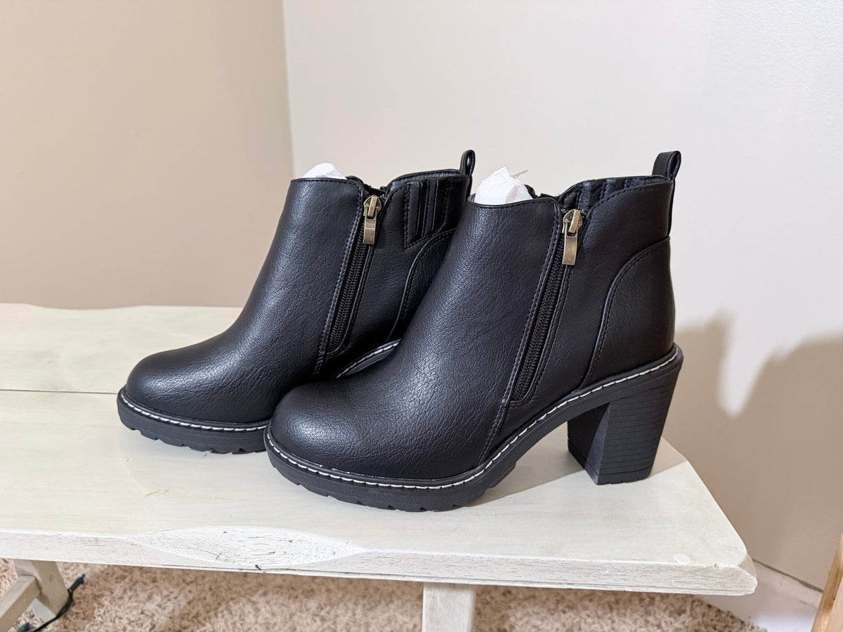 Corkys Rocky Top Boots - TheRusticAttic