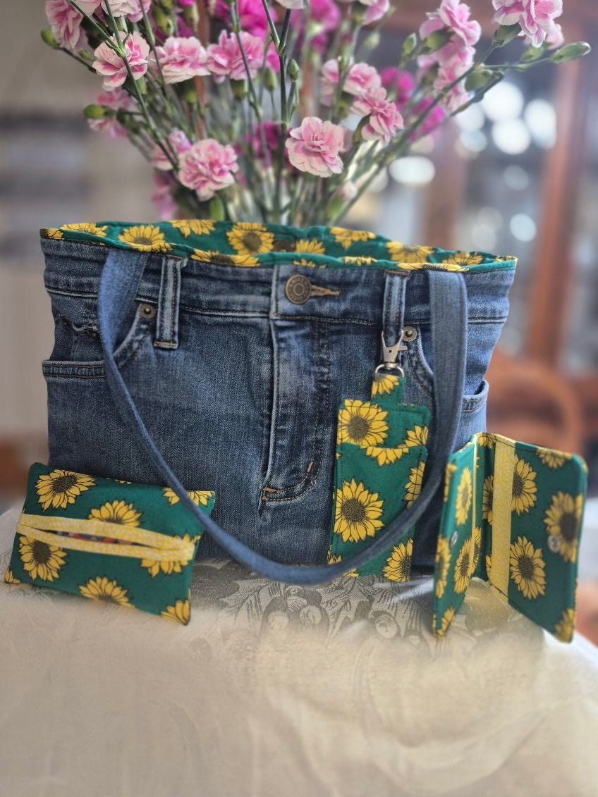 Golden Daisy Quilted Tote Set - TheRusticAttic